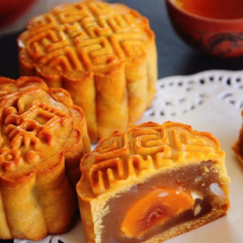 How Chinese people celebrate the Mid-Autumn Festival
